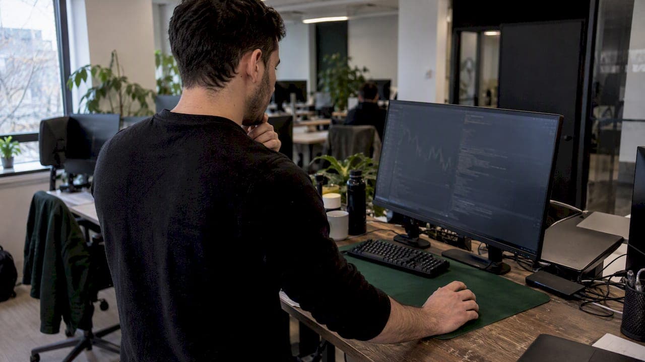 Scalpers: 3 Quick Checks to Choose Open Source or Premium Indicators